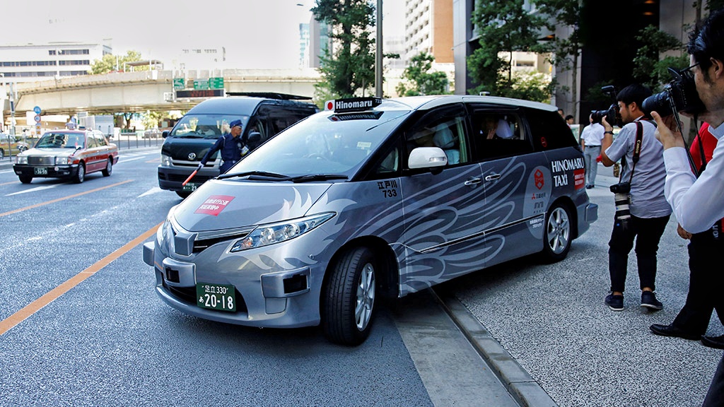 В Японии тестируют беспилотное такси с реальными пассажирами