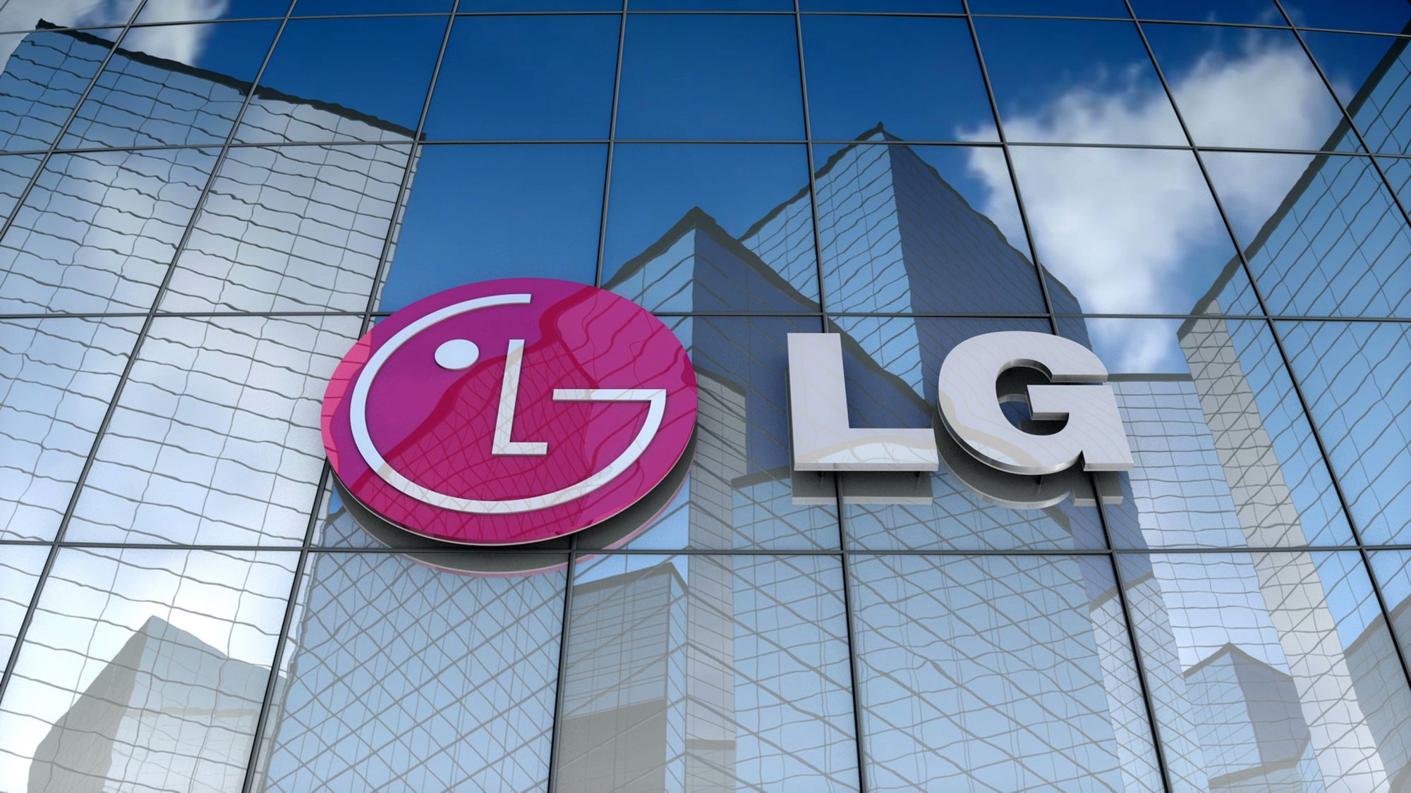 LG анонсировала три бюджетных смартфона