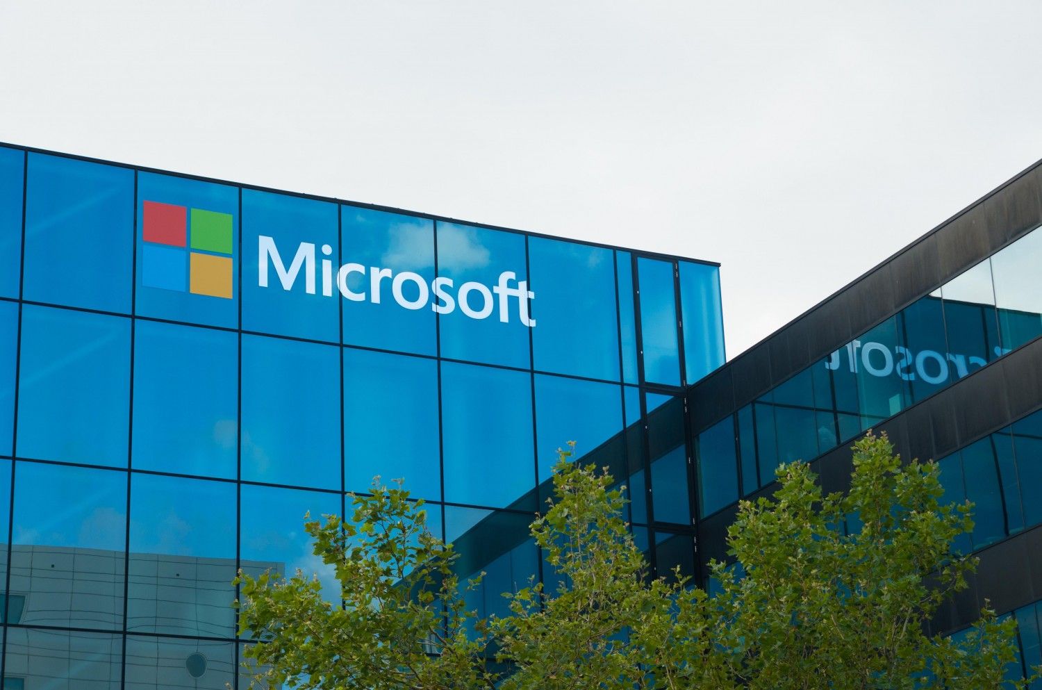 Bloomberg: Microsoft начала разработку собственных процессоров