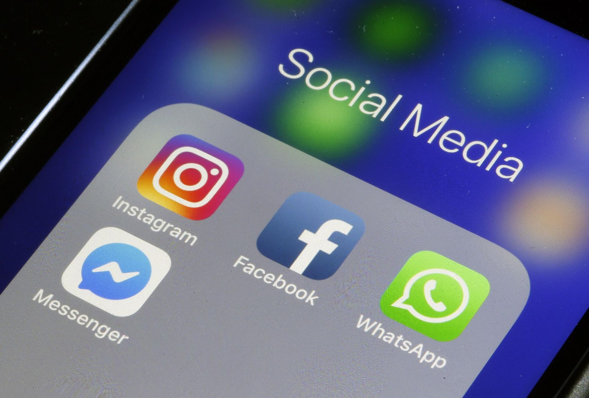 В Instagram добавят двухэтапную аутентификацию через мессенджер WhatsApp
