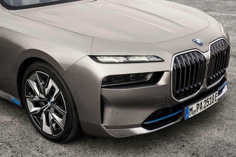Анонсирован электромобиль BMW 7-й серии с запасом хода до 483 км