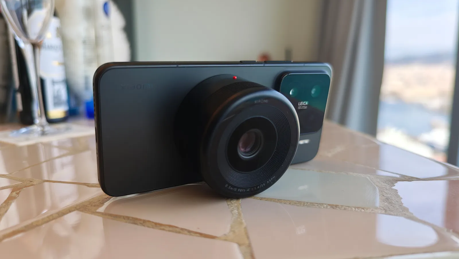 Xiaomi представила модульную камеру для Xiaomi 15